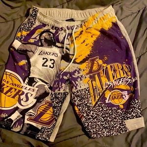 Lakers shorts with king James size bed M.